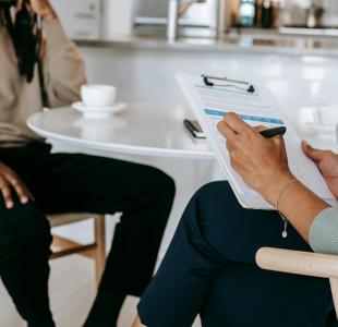 Tips for Creating a CV That Gets Noticed in Switzerland